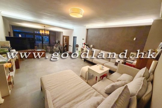 Fei Ngo Shan Villa for Sale | Prestigious Location & Hong Kong Skyline Views