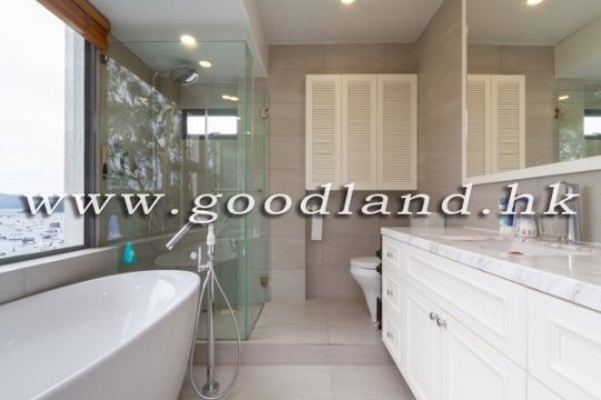Sai Kung Villa near Yacht Club | 3 Beds En-suite with Garage & Full Sea Views