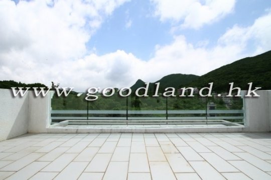 CLEAR WATER BAY Village House with Greenery View and Equipped Kitchen For Rent