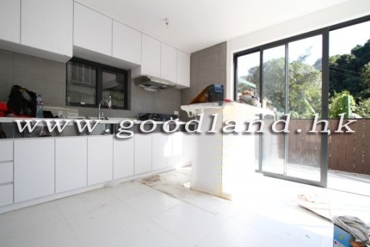 Clear Water Bay House for Sell for Rent: Convenient Location & Garden
