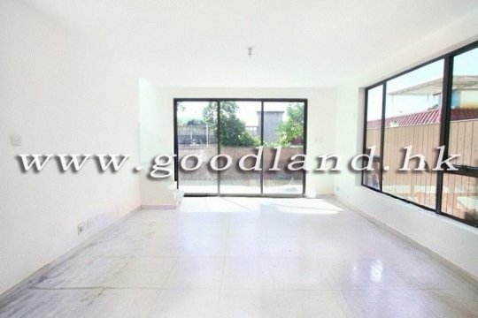 Clear Water Bay House for Sell for Rent: Convenient Location & Garden