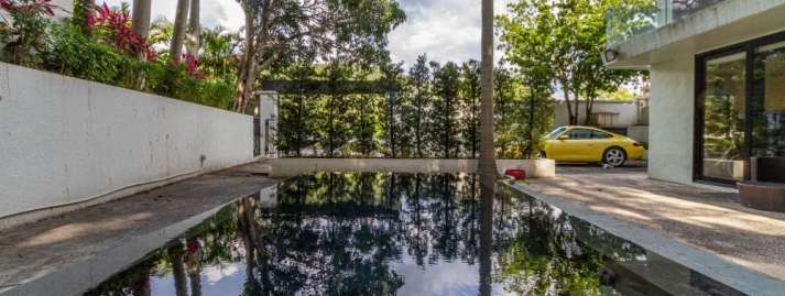 <a href="javascript:popUp('sai-kung-property-009508-E.php','1000','800')">SAI KUNG VILLAGE HOUSE HKD 65K</a>
